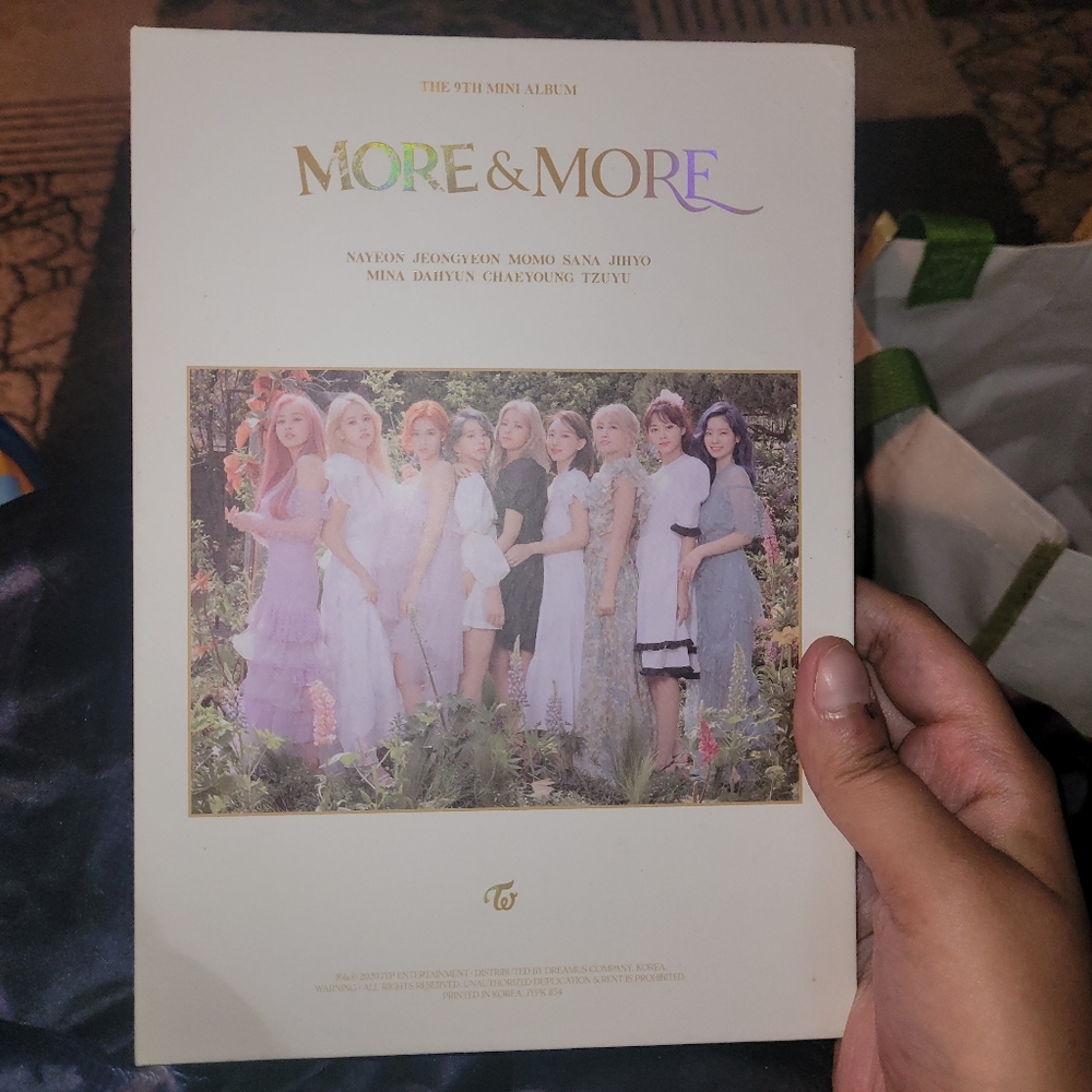 MORE&MORE twice bundle - Picture 2 of 2